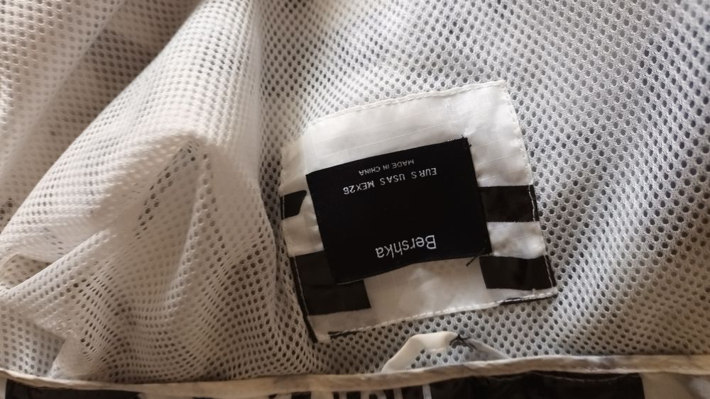 Vand 3 geci diferite/ 20 ron bucata