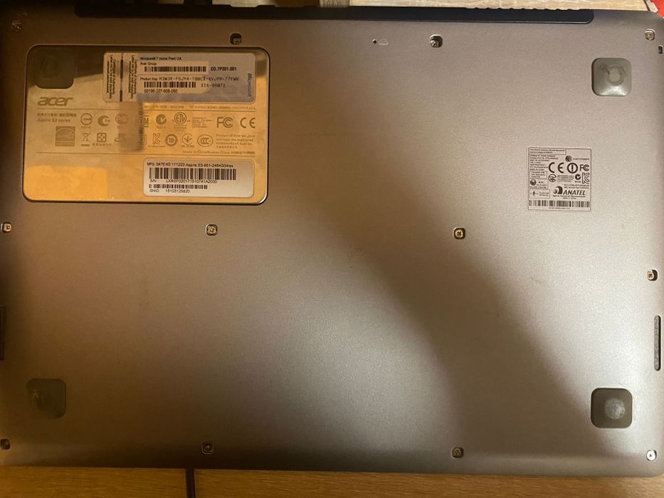 Vând laptop Acer aspire s3 super slim