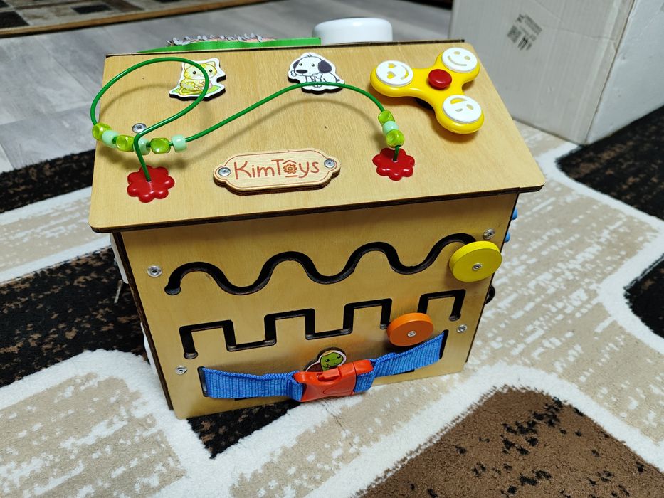 Продам бизиборд для детей