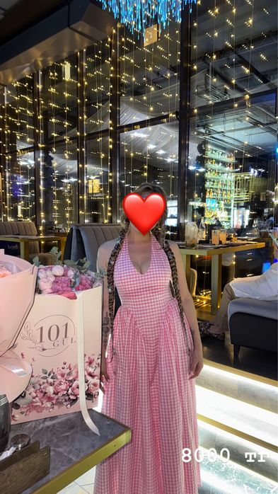 Розовое длинное платье