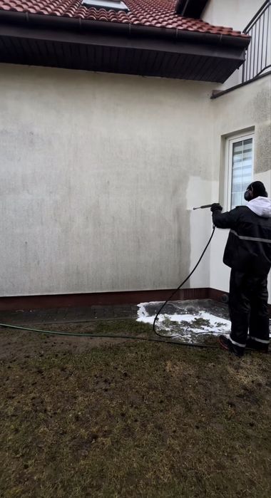 Curatare profesionala pavaj, curte, fatada, acoperis