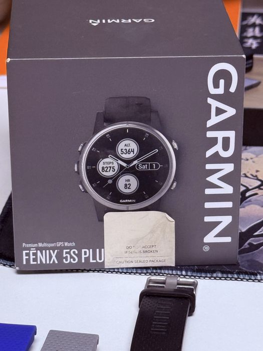 Часы Garmin Fenix 5s Plus