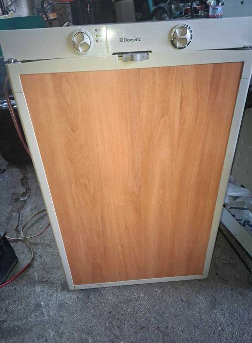 Хладилник Dometic RM7401 - използван кемпер каравана