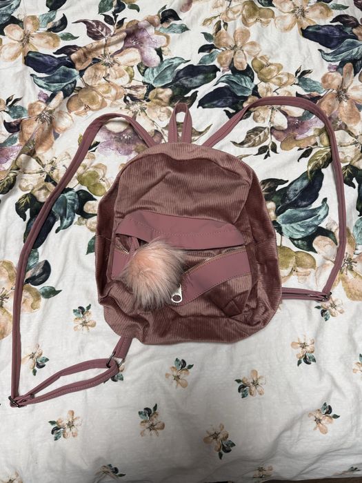 Раници няколко цвята по 30лв