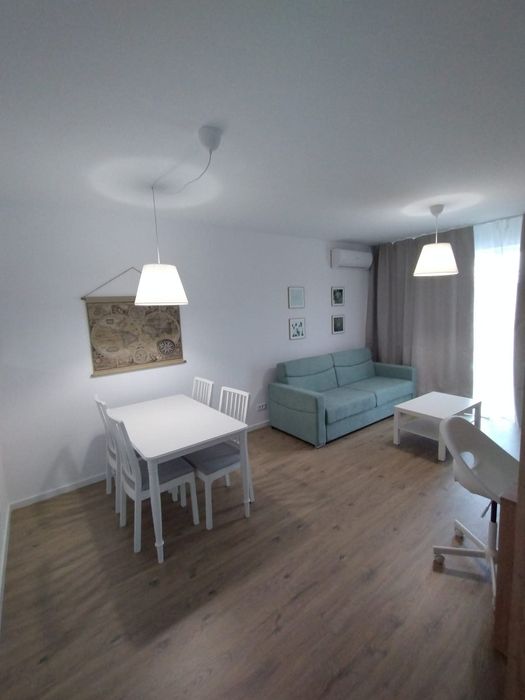 Închiriez apartament cu două camere în Estoria cyti