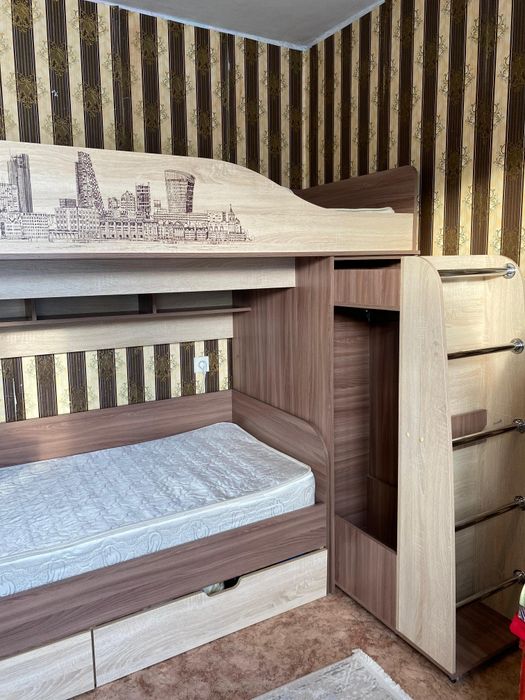 Двухъяростную детский кровать