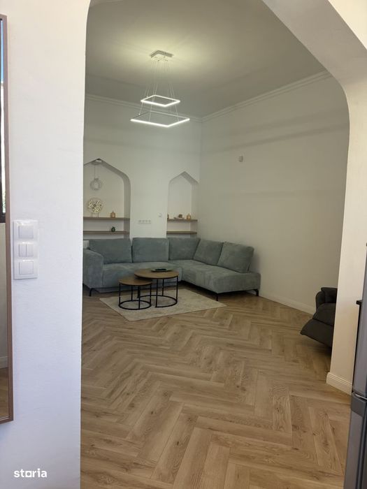 Dau în chirie spațiu ultracentral pt birou /cabinet medical