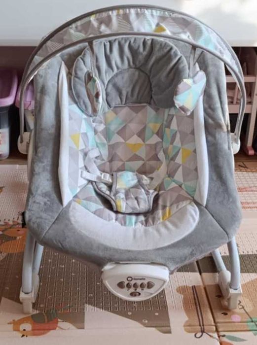 Sezlong bebe cu sunete si vibratii