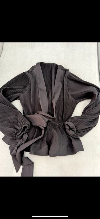 Кофточки разные каждый 5000 тг