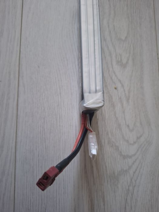 Vând acumulator Lipo 11,1V