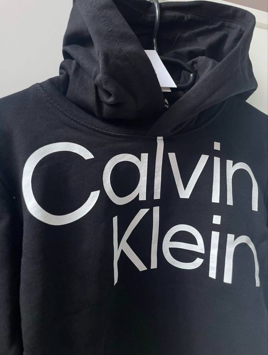Комплект Calvin Klein – горна и долна част, размер 16 г.