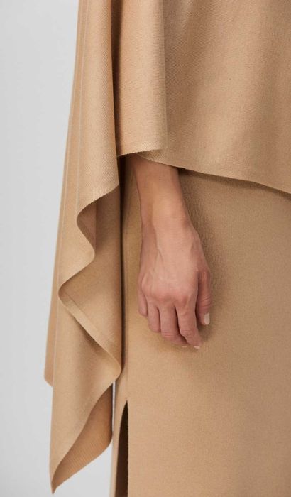 Vând cartigan rosu, poncho bej damă cu etichetă