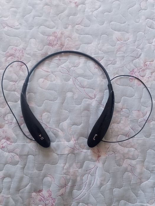 Беспроводной наушник