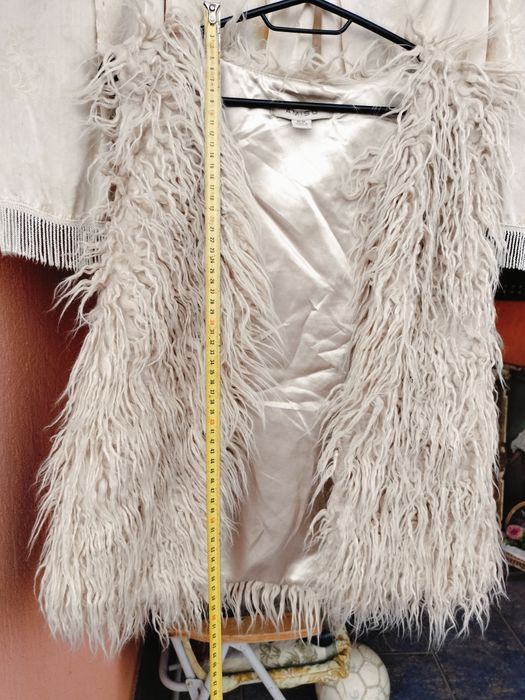 Vestă damă din blană ecologică Amisu – Bej / Crem – Mărime 34 (XS)