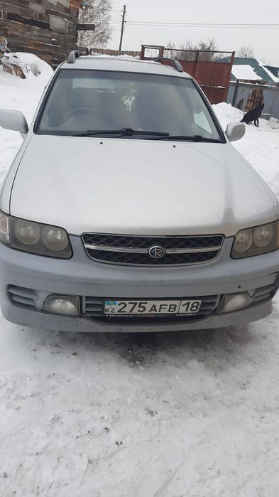 Продам машину нисан