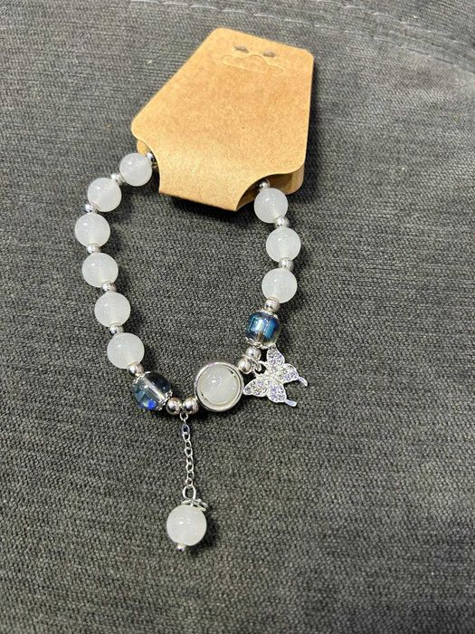 Гривни и други аксесоари