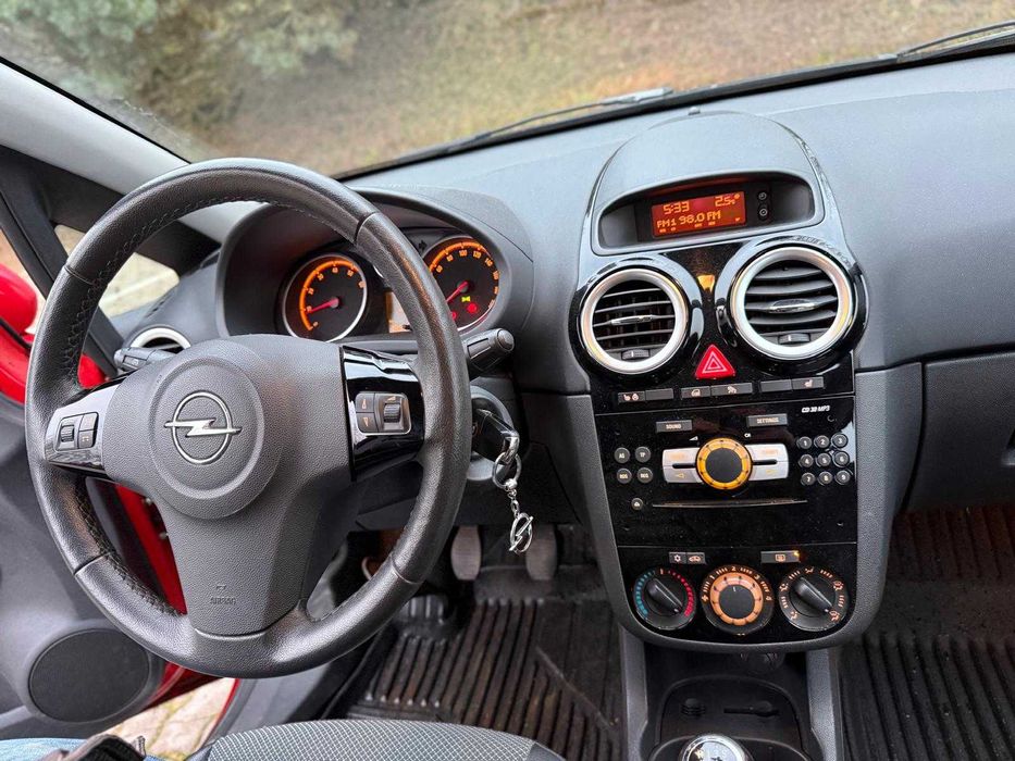 Opel Corsa D 1.4 Benzina 2009 90cp euro 5 volan incalzit computer bord
