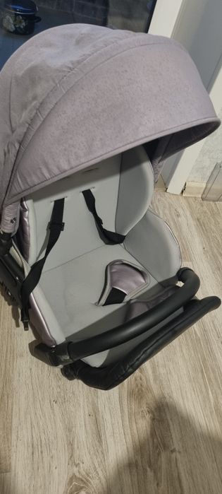 Продам коляску 2 в 1 Tutis nova
