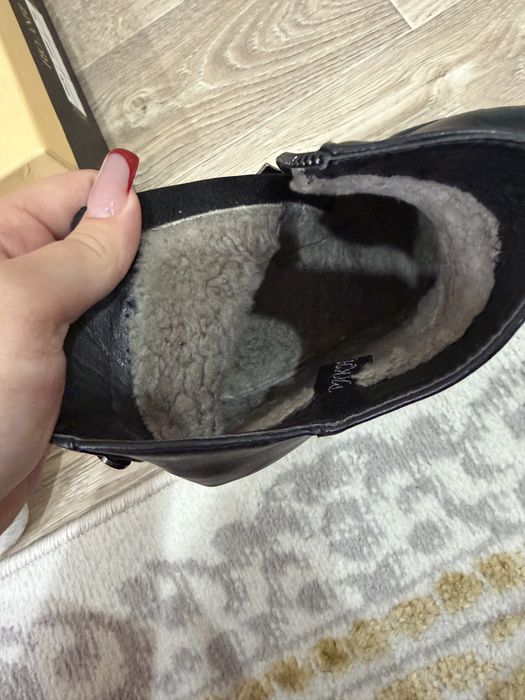 Продам зимние ботильоны