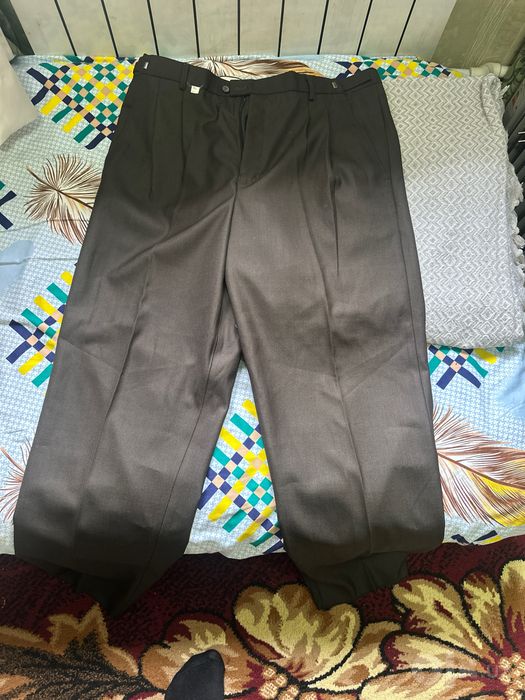 Продаеться мужеские брюки