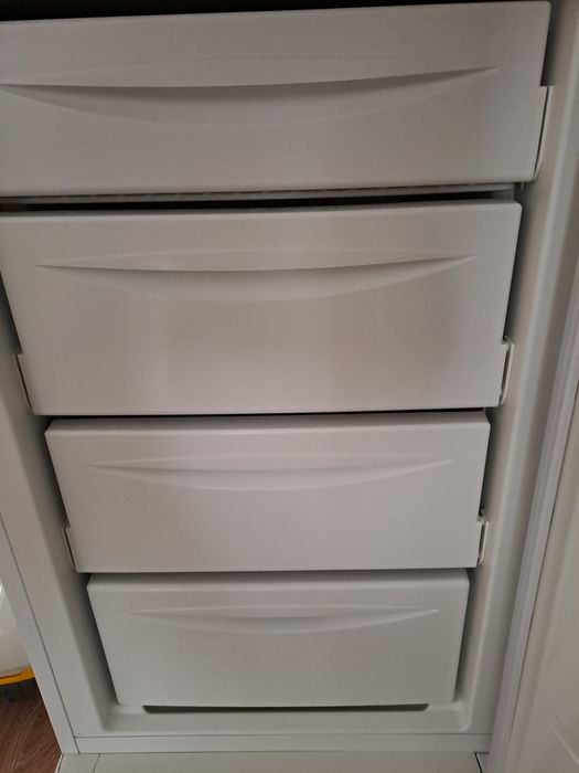Морозильник Indesit, в хорошем состоянии.