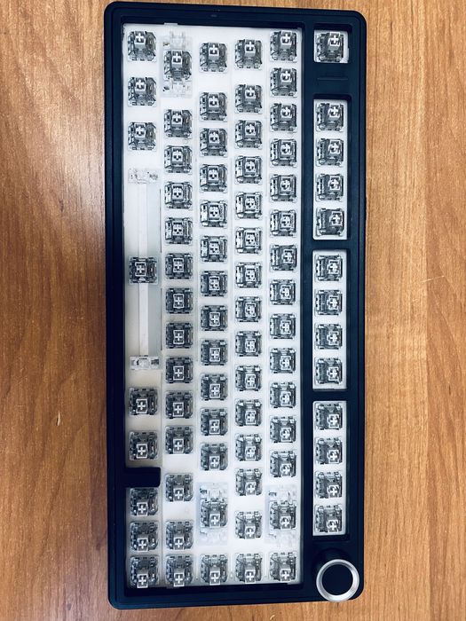 Aula f75 хорошем состоянии