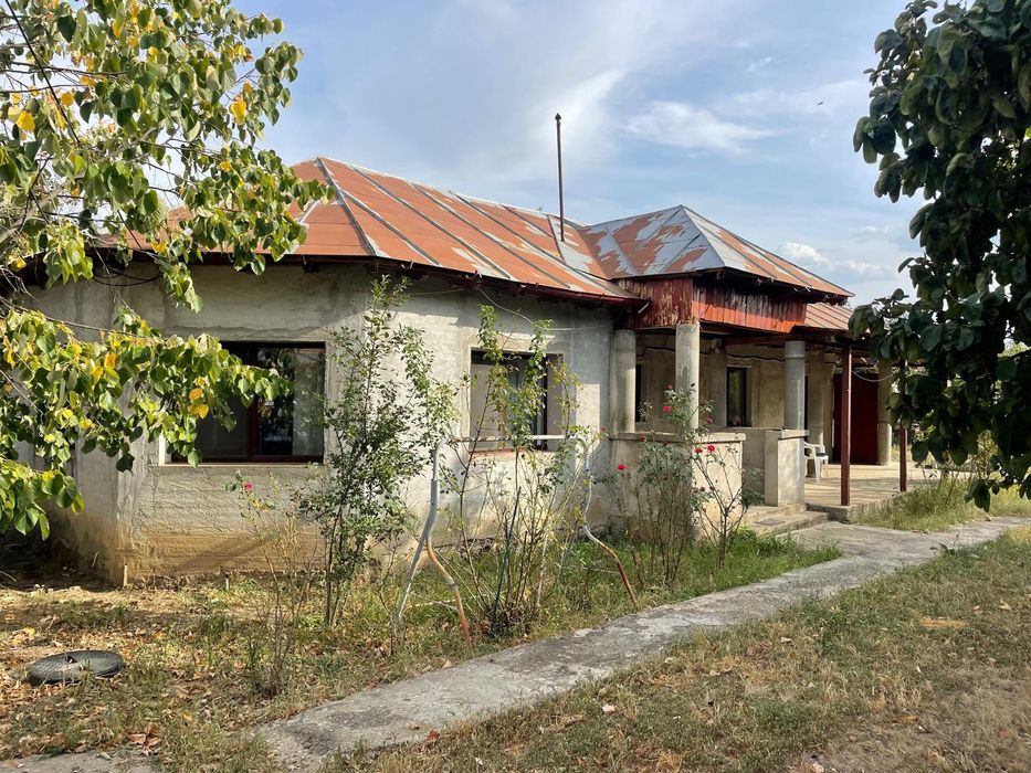 Casă de Vânzare Teișori Com Bulbucata