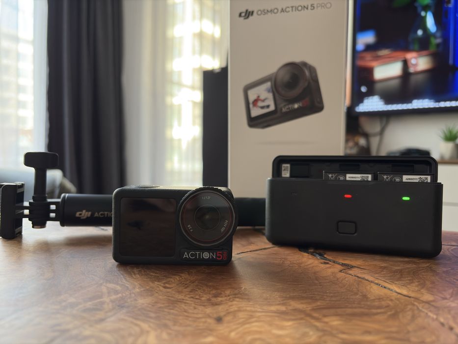 DJI Osmo Action 5 Pro – пълен комплект + 3 БАТЕРИИ + ЗАРЯДЕН ХЪБ