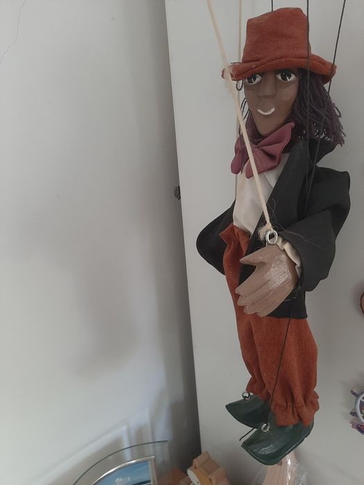 Papusa marioneta cu sfori