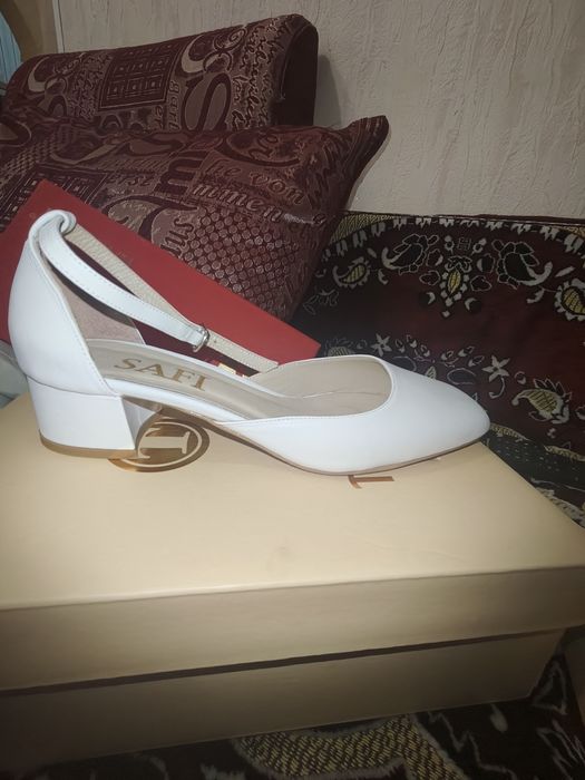 Продам летнюю обувь