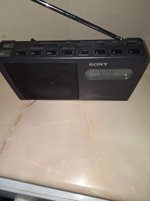 Vand radio digital Sony ICF-M400S.