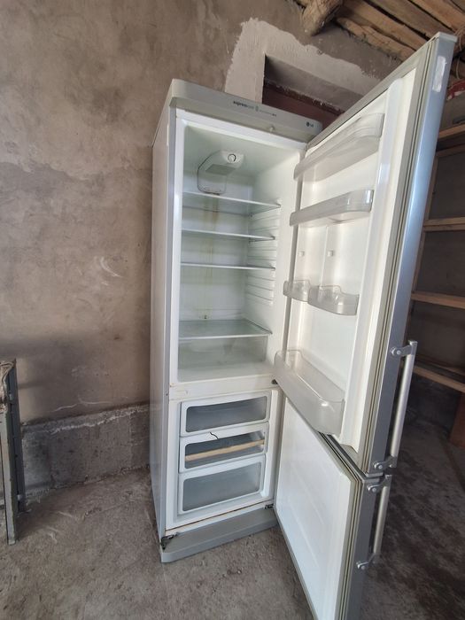 Холодилник в отличном состояние