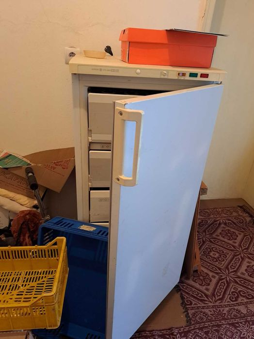 продавам фризер MINSK ATLANT