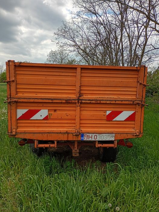 Vând Remorca Cereale