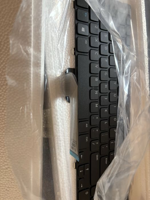 Чисто нова клавиатура за лаптоп DELL Inspiron