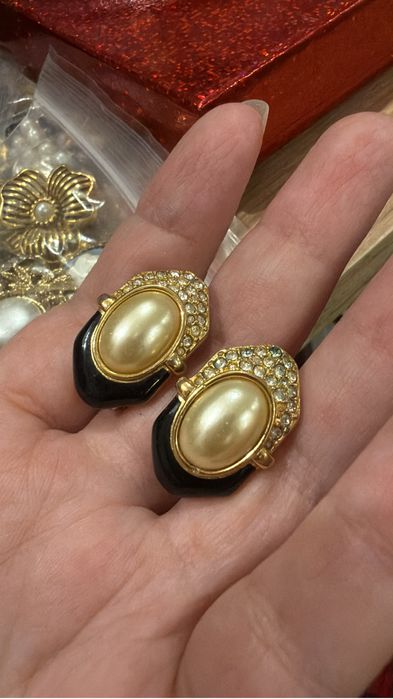 Серьги кольца браслеты сотуары и прочее