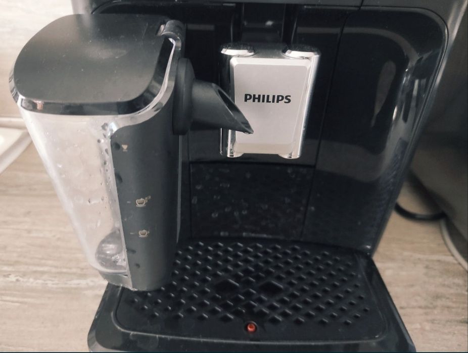 Като нов кафеавтомат PHILIPS 2300 EP2331/10 1800 мл 15 бара с-ма Latte