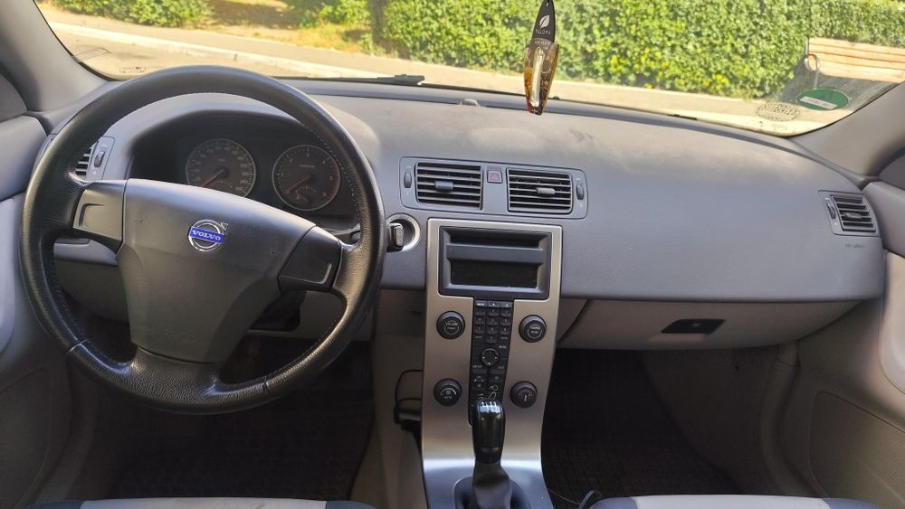 Turan plus Volvo V50
