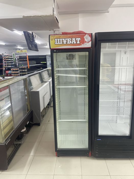 Продаются витринные холодильники