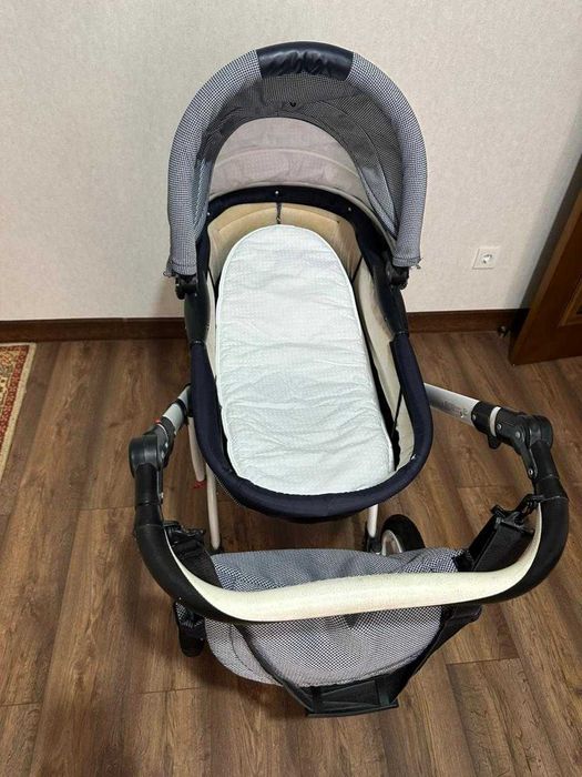 Продам коляску Adamex
