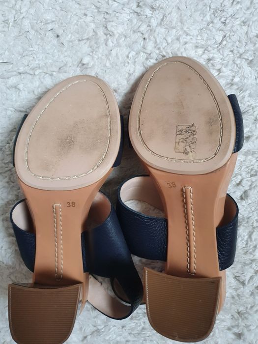 Продам босоножки.