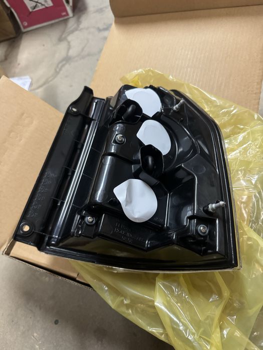 Задний фонарь паджеро 4 левый