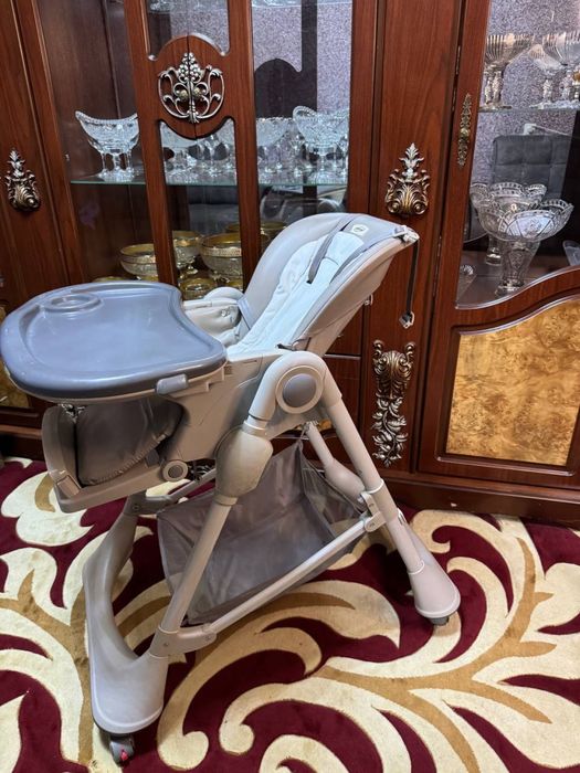 Болаларни овқатлантириш учун стульчик