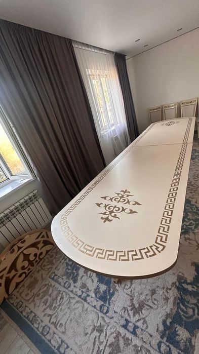 Стол гостинный для зала