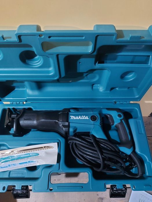 Нов саблен трион Makita JR3051