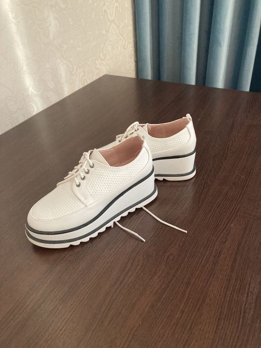 Продам кросовки