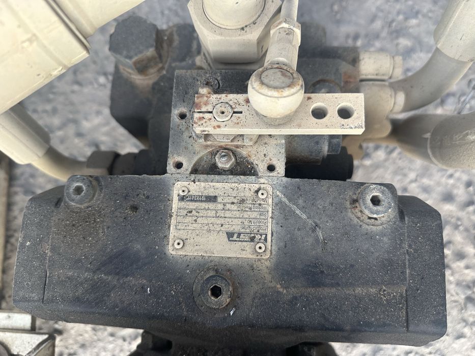 Миксер редуктор насос гидромотор комплект