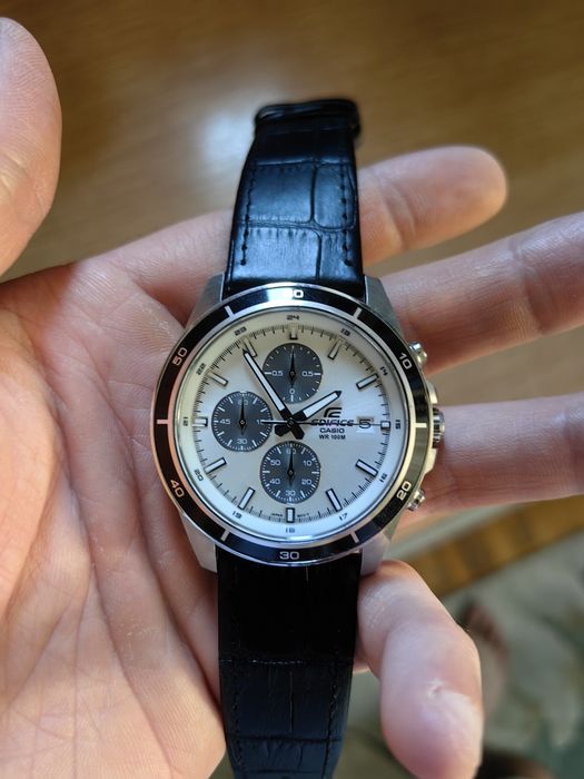 Часовник Casio edifice