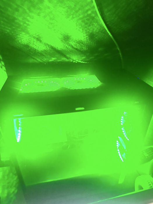 Pc +manitor120 hz + maus +tastarura + mausped + casti