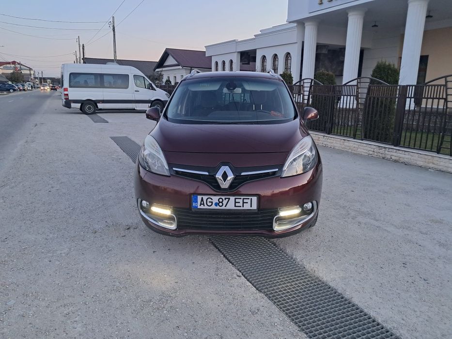 Proprietar Vand Renault Grand Scenic 2014 diesel 1,5 ,110 cp